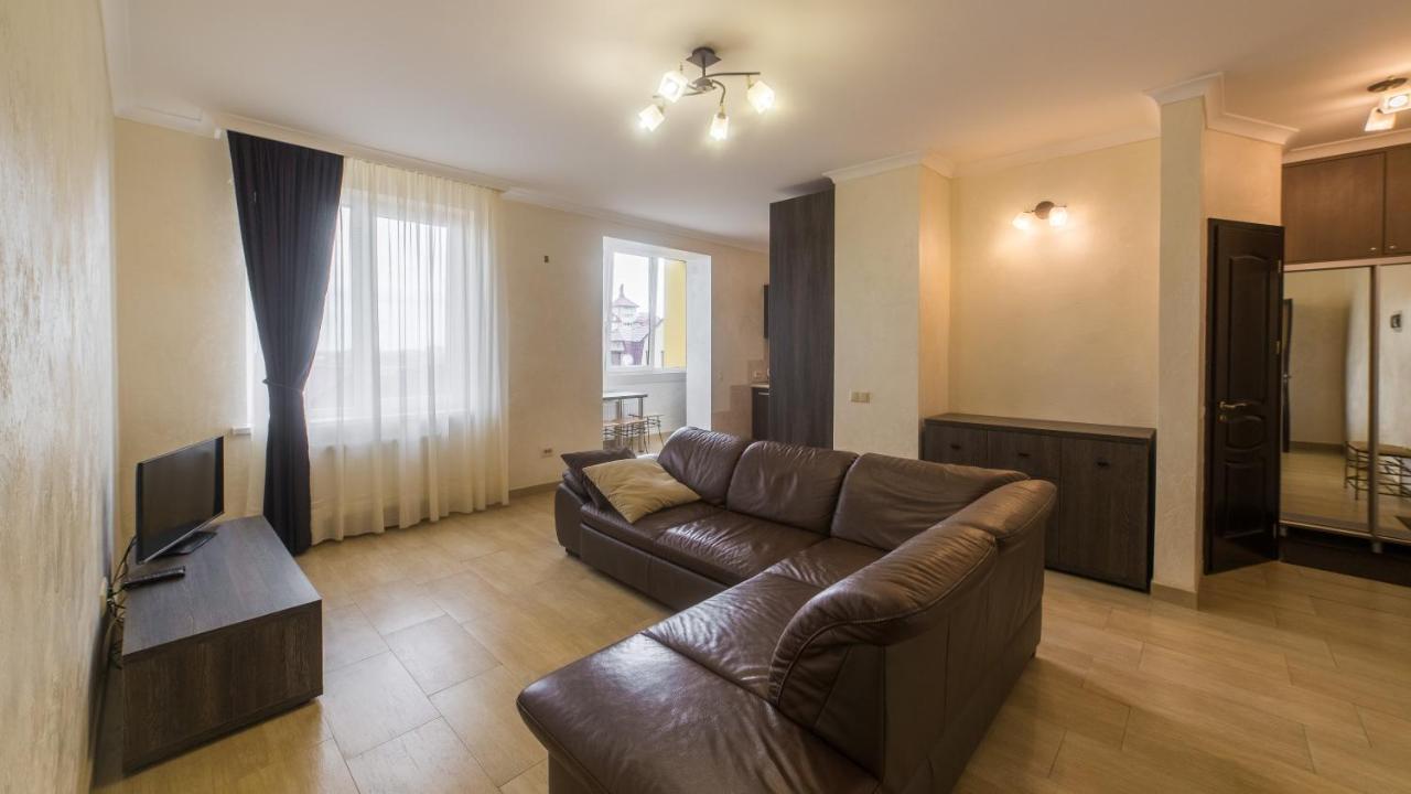 Apartment On Shashkevicha 16